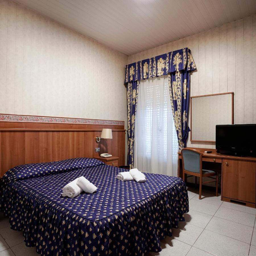 Hotel Capys Capua Extérieur photo