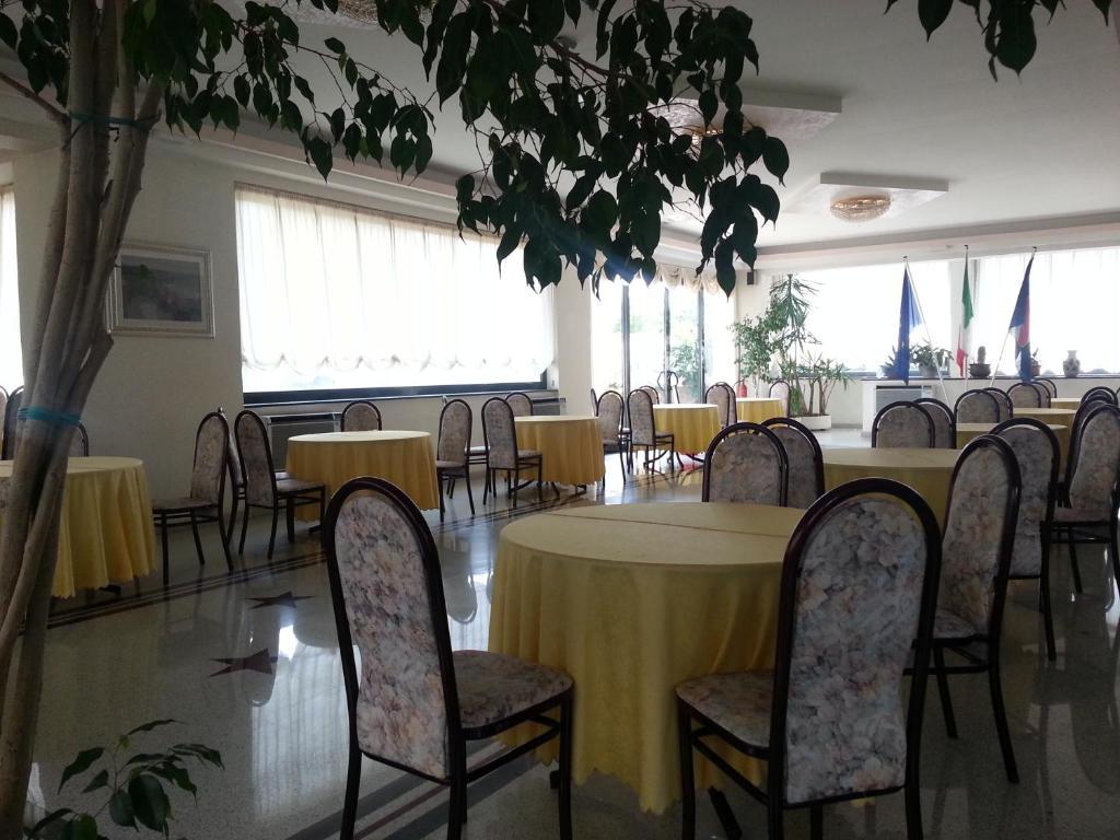 Hotel Capys Capua Extérieur photo